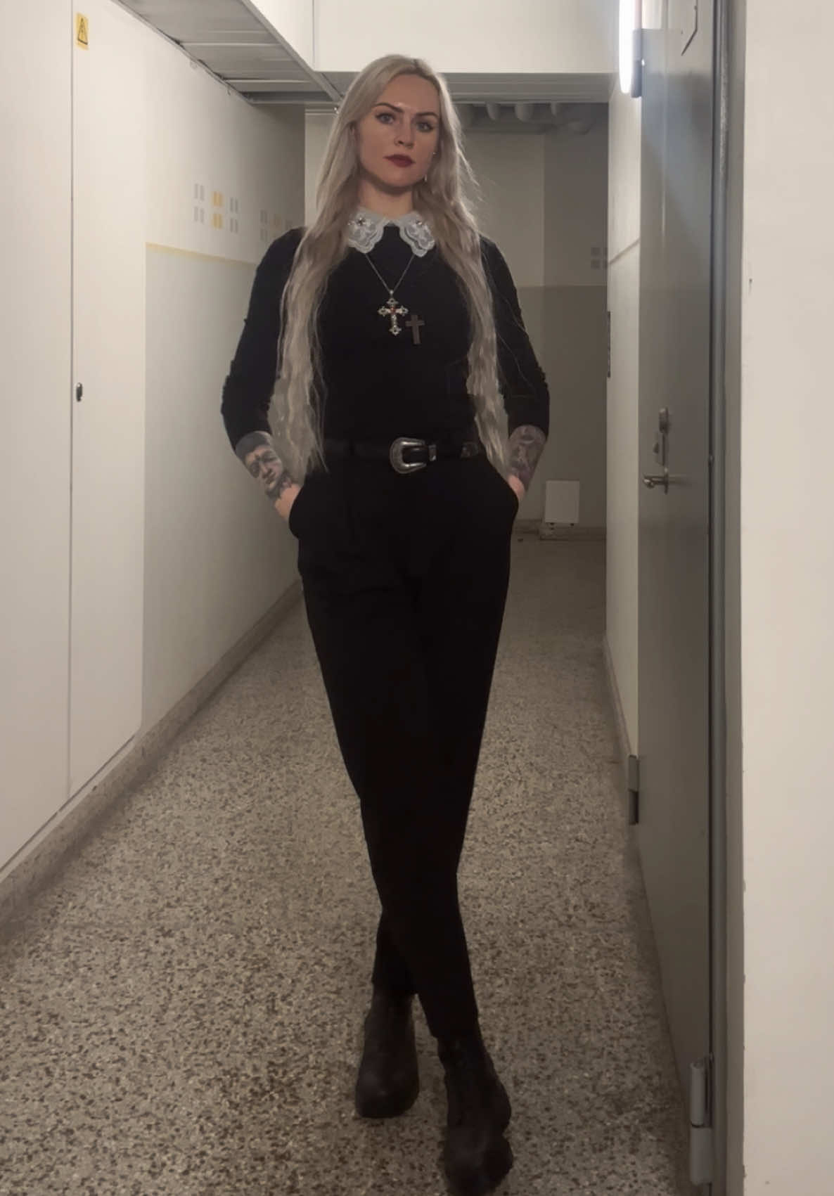 Another outfit of the day 🖤 #gothicgirl #vintagefashion #gothstyle #sweden🇸🇪 #darkaesthetic #altfashion #darkacademiaaesthetic #altgirl 