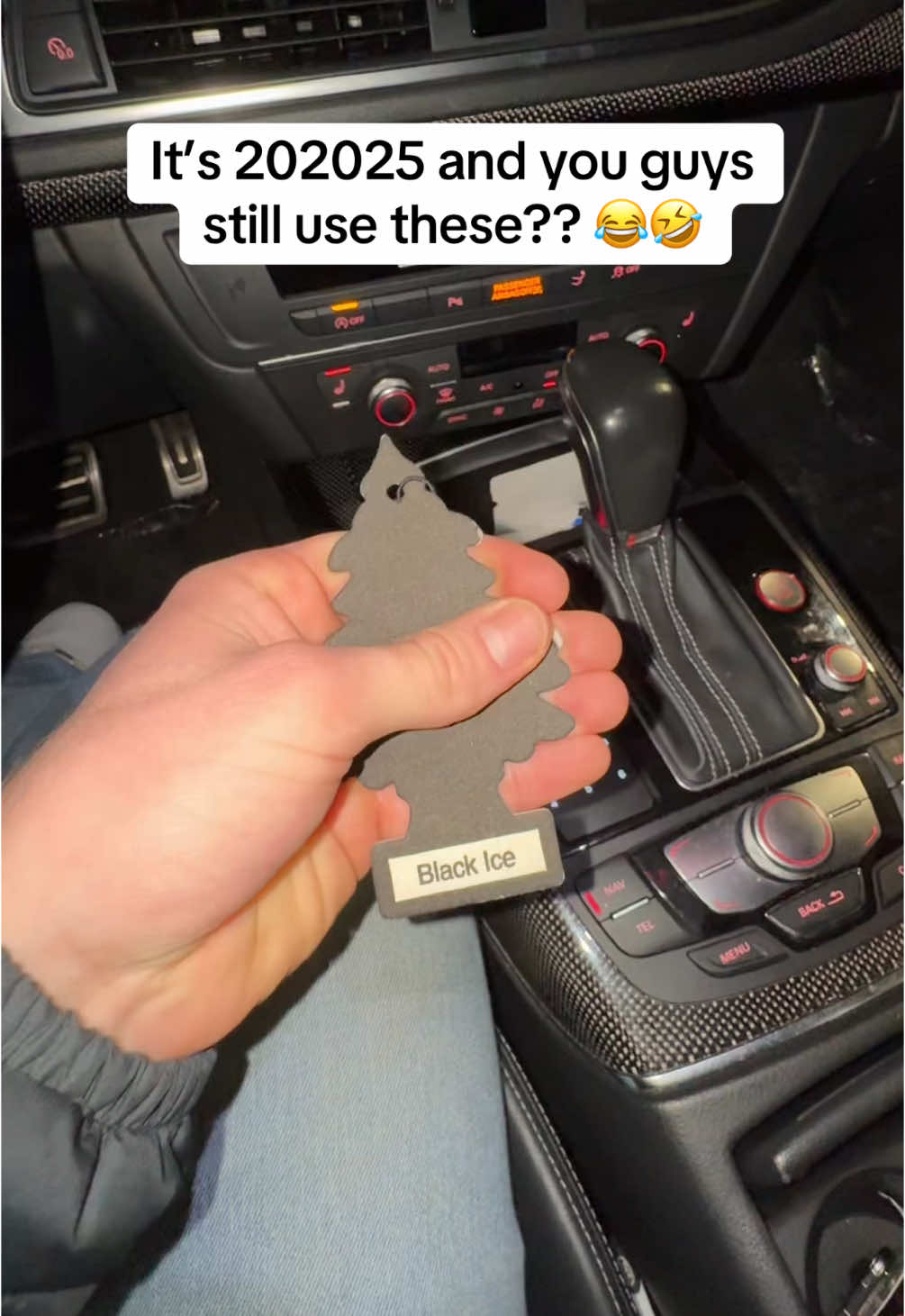 It smells SO amazing, don’t miss out #carlovers #carmaintenance #audi #airfreshener #carairfreshener 