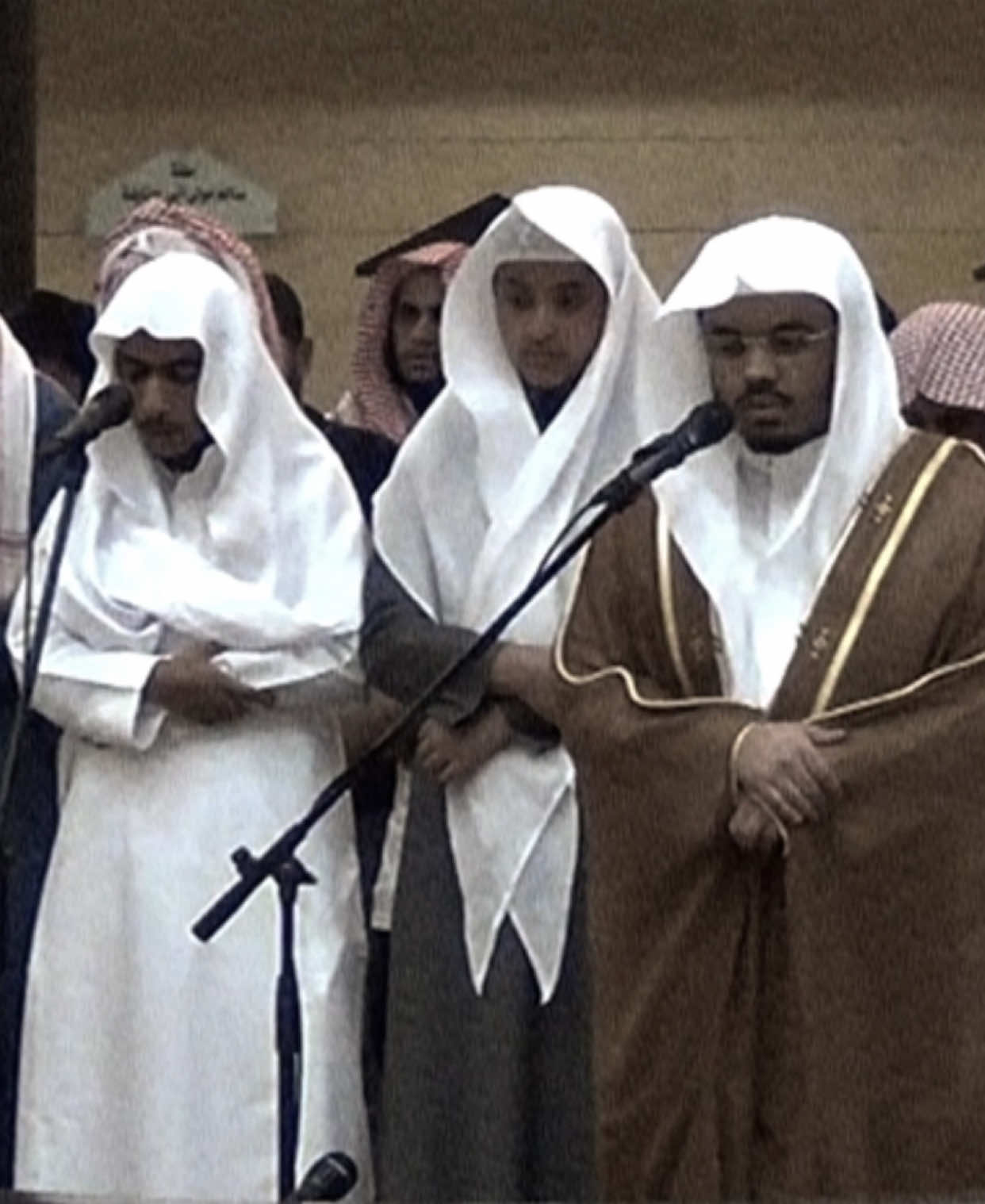 {وَوَصَّيْنَا الْإِنسَانَ بِوَالِدَيْهِ حَمَلَتْهُ أُمُّهُ وَهْنًا عَلَىٰ وَهْنٍ}#ياسرالدوسري #تلاوة_خاشعة #قران #quran #اللهم_صلي_على_نبينا_محمد 