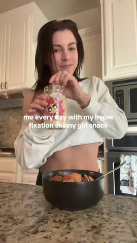 this combo has made my diet way too easy 🙏🏻✨💗 #skinny #snacks #healthyrecipes #highprotein #lowcal #caloriedeficit #diet #emshel 