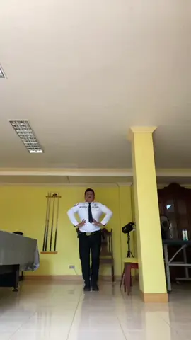 New dance trend 🕺🔥 #leftrightleftright #dancetrend #fypシ #viral #bbno$ @Dancingsecurityguard👨‍✈️ @☆𝐀𝐋𝐄𝐗𝐀☆ @★𝐌𝐚𝐫𝐢𝐖𝐨𝐫★ @bbno$ 