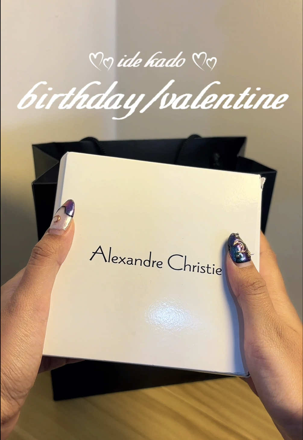 ini dia rekomendasi dari mimin😍‼️ alexandre christie 6609 udah paling cocok buat kasih gift ke pasangan/bestie kamu loh❤️‍🔥❤️‍🔥 #watch #jamtangan #alexandrechristie #jamtanganwanita #gift #bestie #pasangan #valentine #birthday 