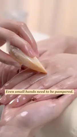 Hurry up and slide away! Otherwise, this will be the last video you watched tonight. #relax #relieve #massage #skintreatment #skincare #facespa #cleanface #foryou #spa #asmr #treatments #relievepressure #asleep #sleep #handspa #therapy 