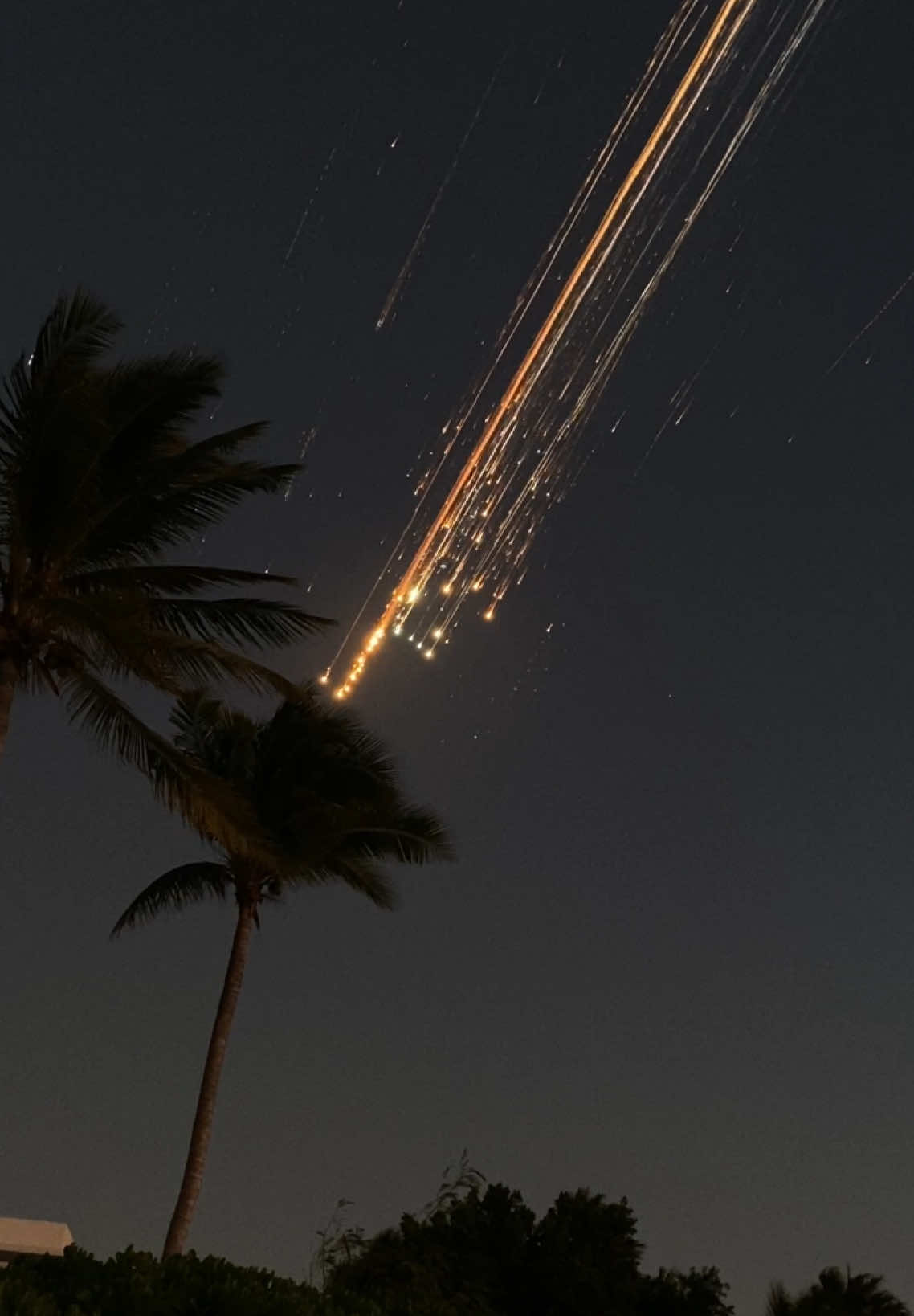 Space X explodes over Turks and Caicos. #spacex #spacexstarship #turksandcaicos 