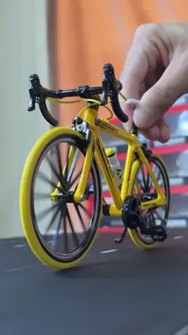 Exquisite 1:10 Scale Mountain Bike Die-Cast Model with Adjustable Stand, Shock Absorbing Seat & Rubber Tires, Perfect Gift
 #CyclingLovers #MiniBikeModel #GiftForCyclists #BikeDecoration
  #collectorsitem 