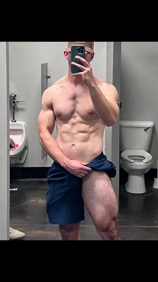 Today’s leg day pump making my legs look thick. #gym #Fitness #bodybuilding #leg #legday #GymLife #gymmotivation #fitnessmotivation #gympost #gymlife #GymTok #fyp 