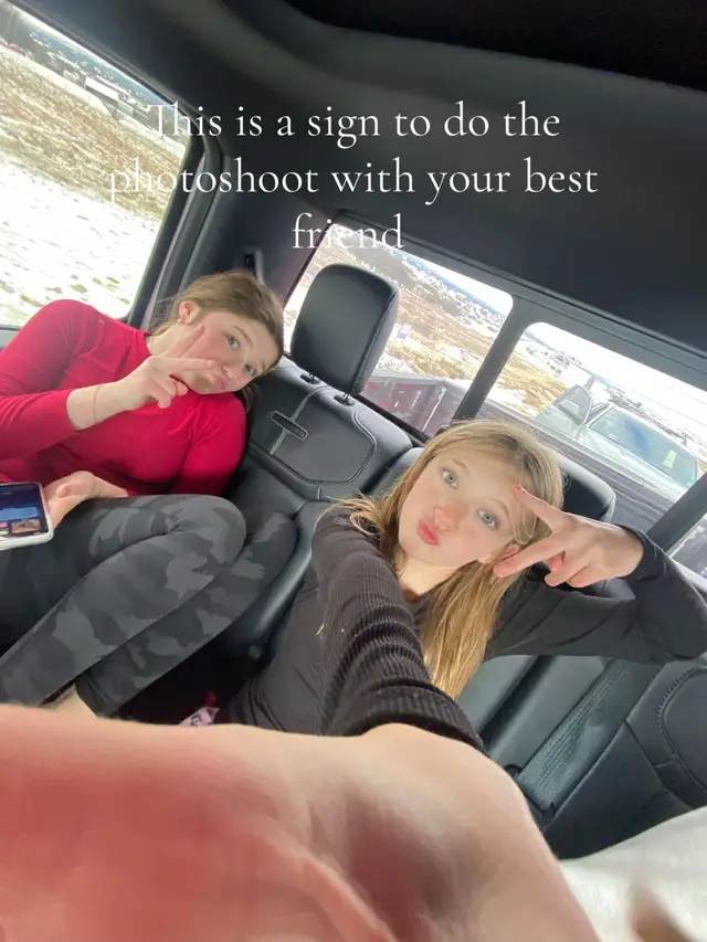 @Sarah Southey @P R E S L E Y💐 LOVE YOU PRESSSS AND SARAH ❤️❤️❤️#besties#viral#photshoot