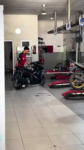 Aerox old kuning di sound ini ganteng banget🤩#aerox #aeroxalpha 