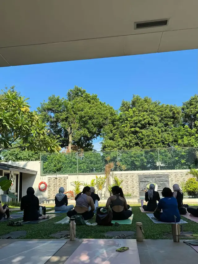 🔆🧘🏼‍♀️🥤🏞️🕶️🏃🏼‍♀️🧃✌🏻