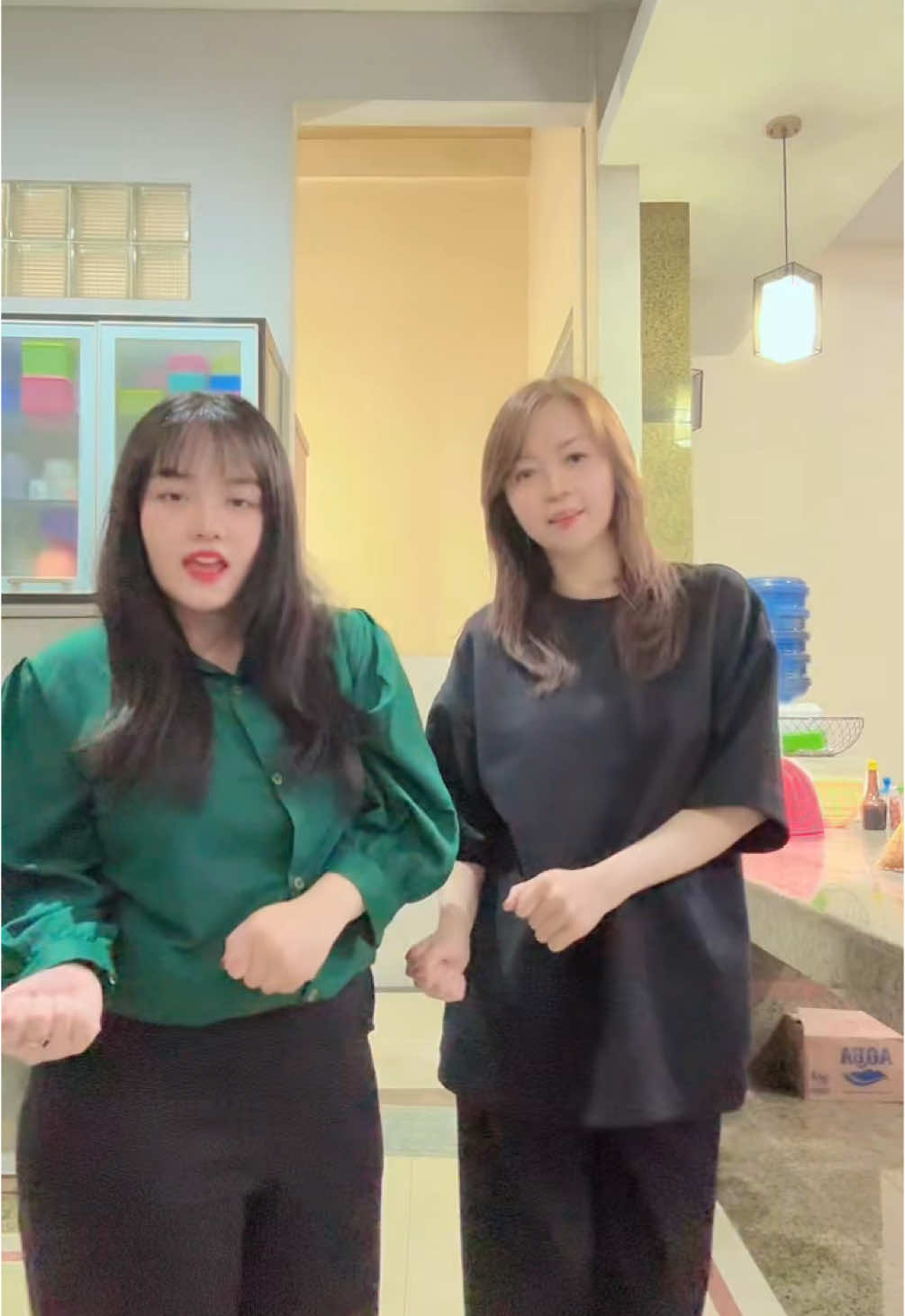 Gwenchana🖐🏽🖐🏻🖐️🖐🏼🖐️🖐🏾🖐🏿 @@Rj@@alvinamaria@@It's me@@frydellaaa& Ka Vini & Matthew ##fyp##fypシ##fypシ゚viral##foryoupage##foryourpage##tiktok##fypdong##fypgakni##sundance##dance##dancechallenge##trend##trending##trendingvideo##trendingtiktok