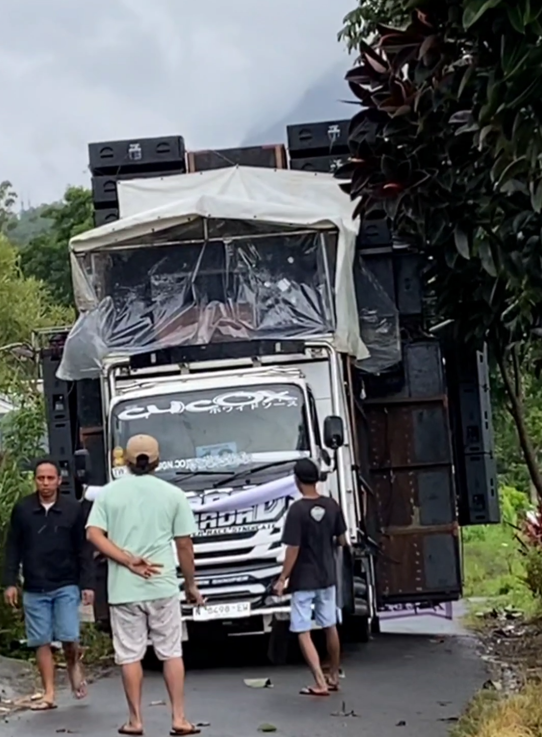 #CapCut ramek no templet e #riswandaaudio  #mahardikariswanda  #liriklagu #laguviral #templetcapcut #fyp 