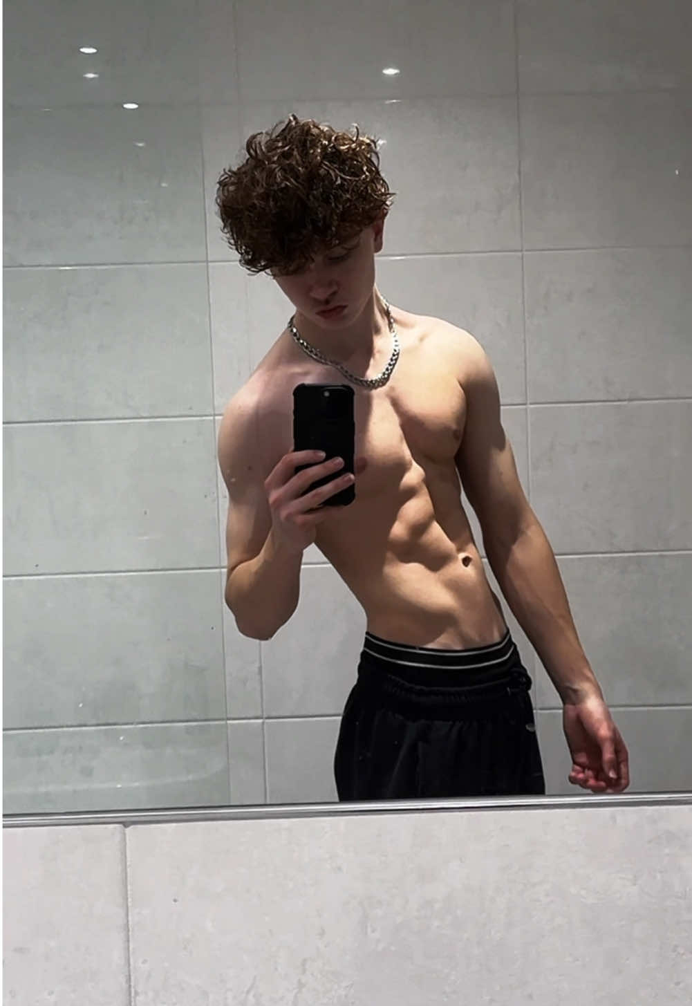 Sleeper build? - Have a nice day 👍 - Please remember to follow ✅ and like ❤️ - #gym #sweatwithsash #Fitness #motivation #positivity #davidlaid_motivation #looksmaxing #abs #sixpack #biceps #tik_tok 