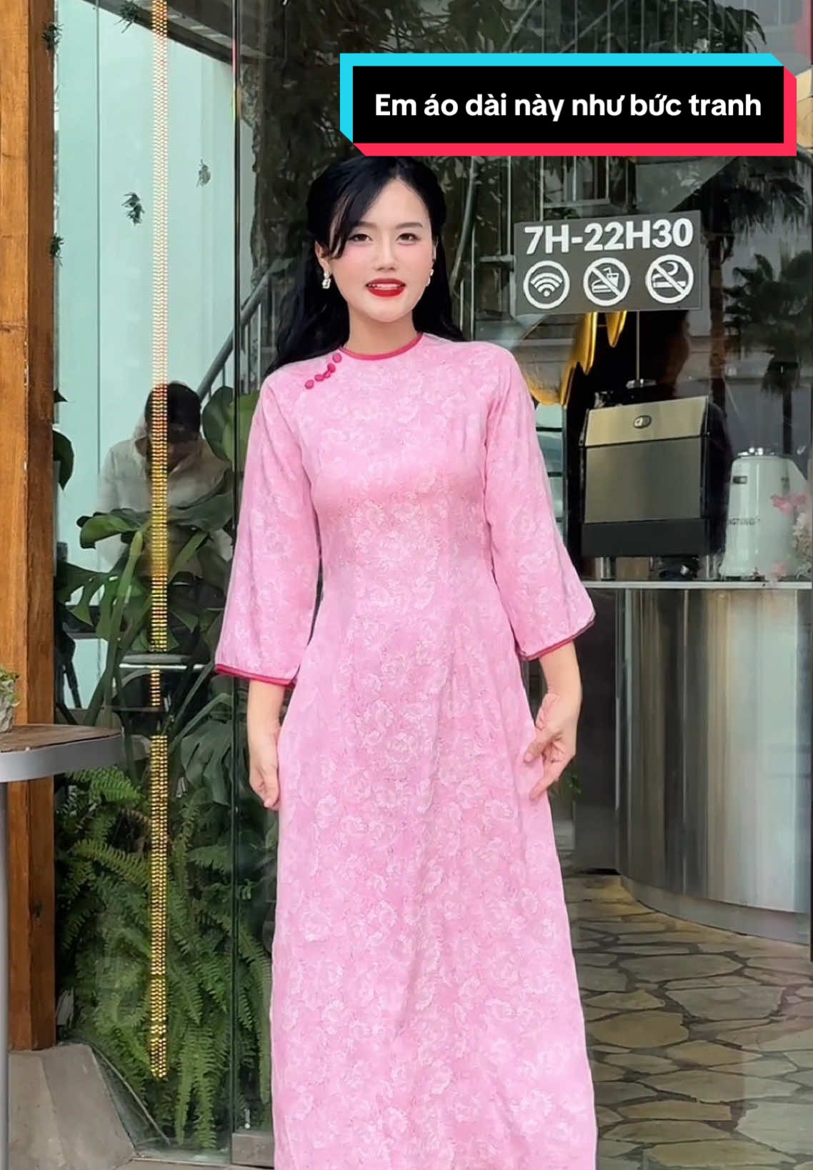 Em áo dài này như một bức tranh ý hiền ạ #aodaicachtan #aodaigam #aodaitet #xuhuongtiktok #vairalvideo #samtetbaovui #tiktokshoptet 