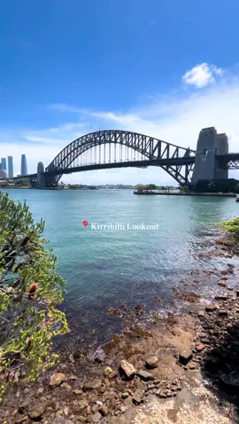 Sydney is really Sydneying right here 🤩 #sydney #australia #newsouthwales #lookout #travel #WeekendVibes #thingstodosydney #staycation #visitnsw #harbourbridge #operahouse #fyp #foryou #viral @Sydney @New South Wales 