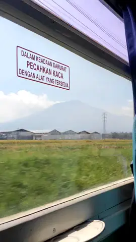 semoga kisah kita seindah intro about you dan seindah kereta api diwaktu sunrise#fyp #keretaapiindonesia #aboutyou #kai121 #the1975 #music 