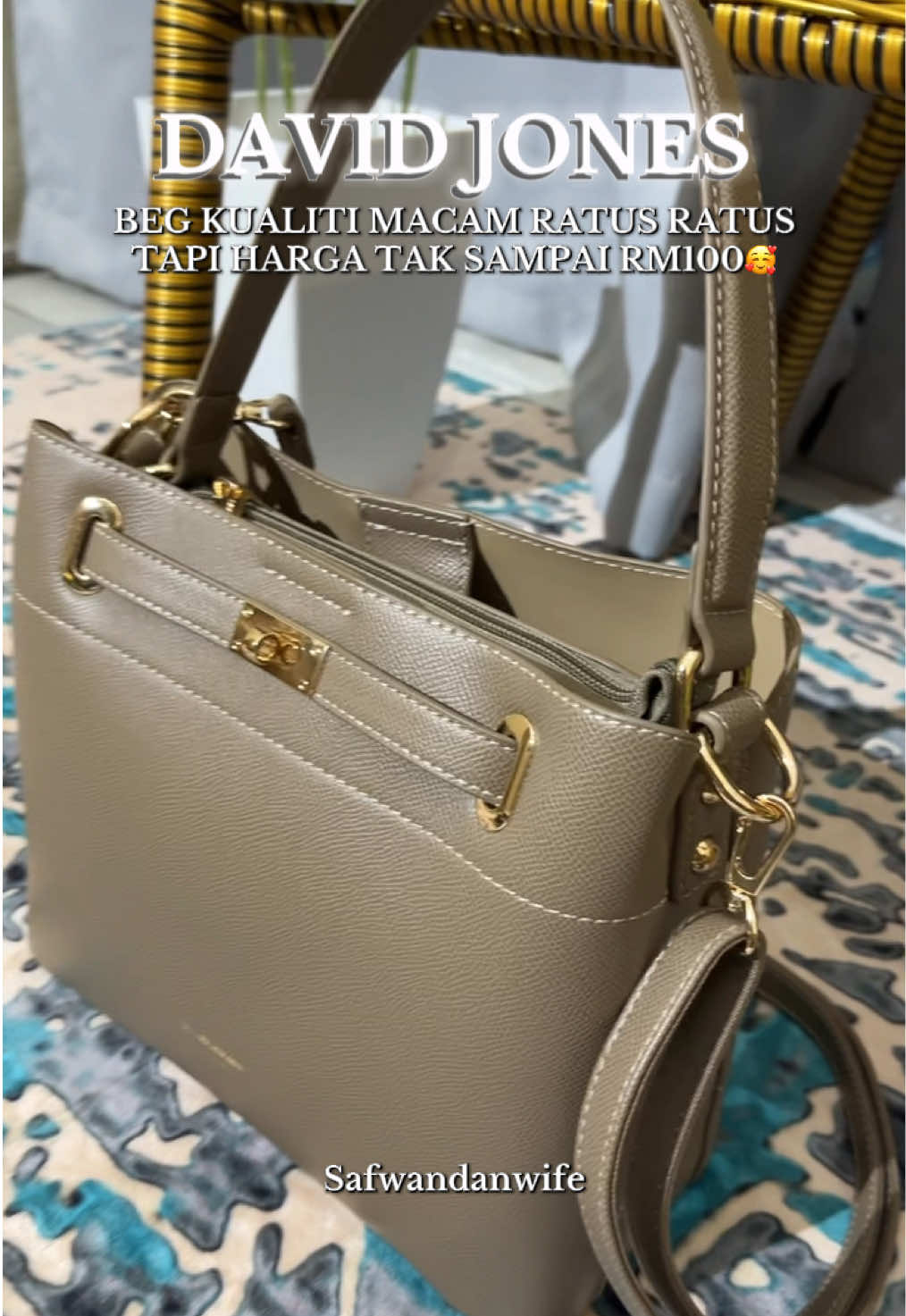 Replying to @Safwan N Ara #davidjonesbag #davidjones 