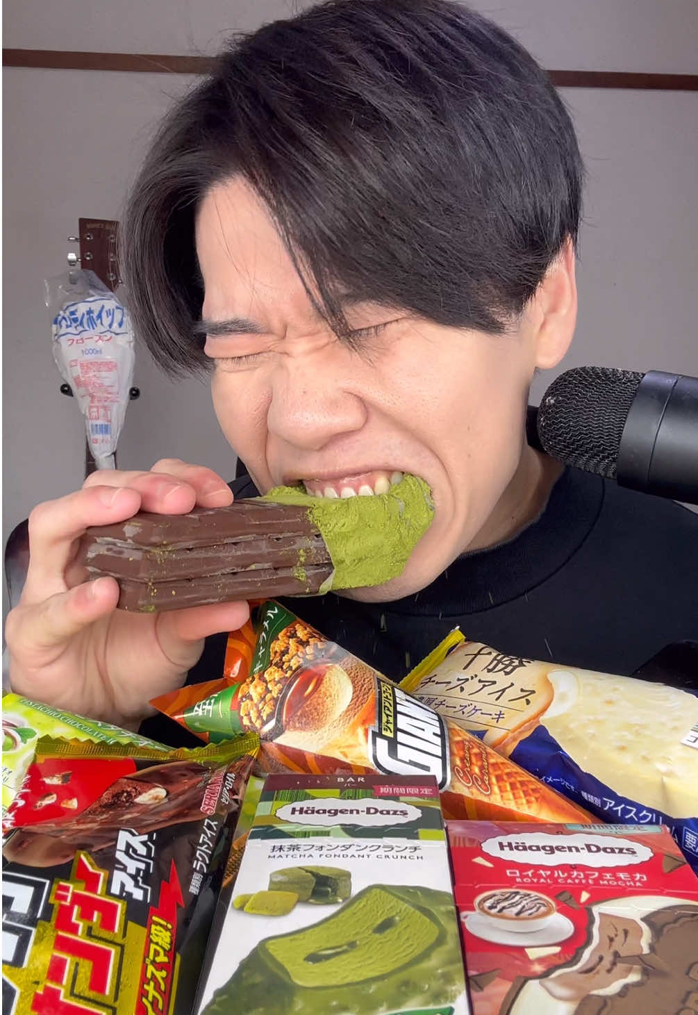 色んなアイスかき集めて爆食い🍨🍫#アイス #飯テロ #大食い #mukbang #asmr #food #먹방 