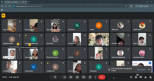Tadi pagi, sekolah masih banjir. Jadinya, anak-anak melakukan pembelajaran online via g-meet.  #latepost #kuisbersamabapakfredi 
