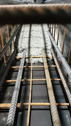 das graue Gold fließt wieder #betonieren #Betonfertigteile #Sichtbeton #Uhrle #Betonfertigteilwerk #Facharbeit #concrete #bosslevel #Splittbeton ##Facharbeiter #Stahlbeton #Stütze #Hammer #crazy #fahrsilobau #masters of concrete 