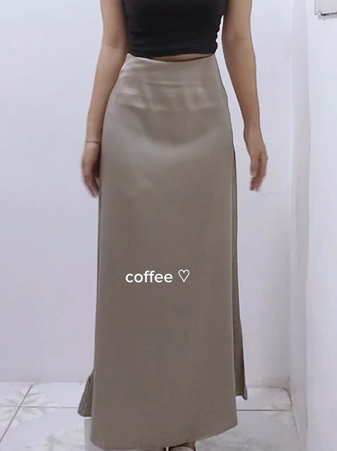 you can never go wrong with these satin skirts 💖✨ #longskirt #skirt #satinskirt #mermaidsatinskirt 