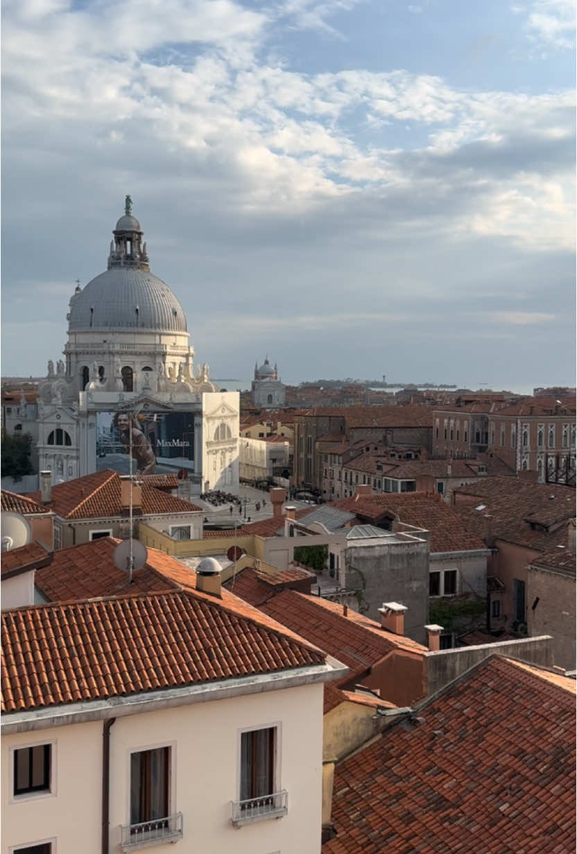 Missing Italy ! 🇮🇹  #fyp #travel #italy #venice #honeymoon #destinationwedding 