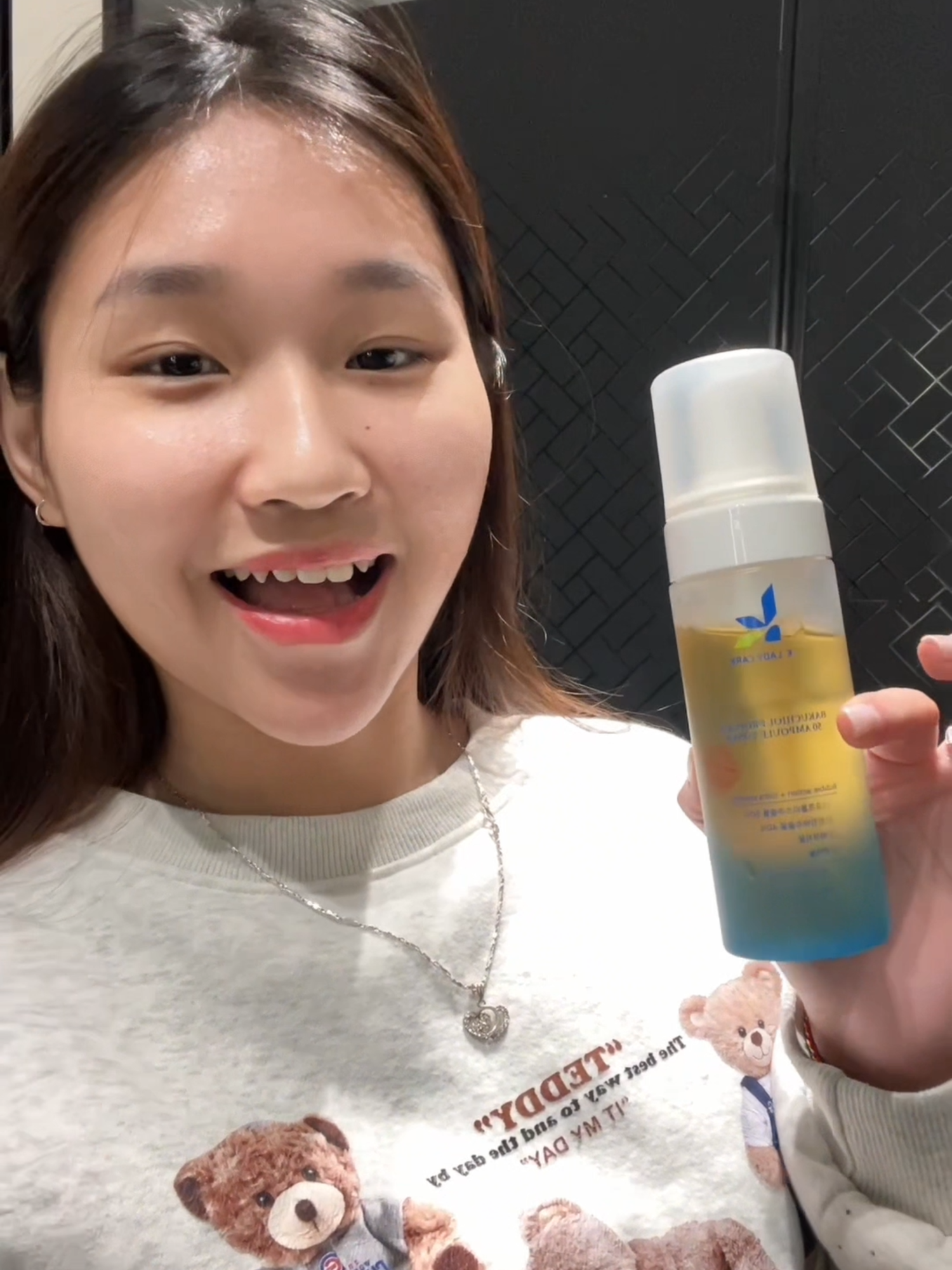 Toner nước hoa hồng keo ong K Lady Care đang được chị em săn đón đây ạ Dịu nhẹ lành tính an toàn với mọi loại da ạ  #kladycare #kladycarevietnam #nuochoahong #toner #hot #keoong