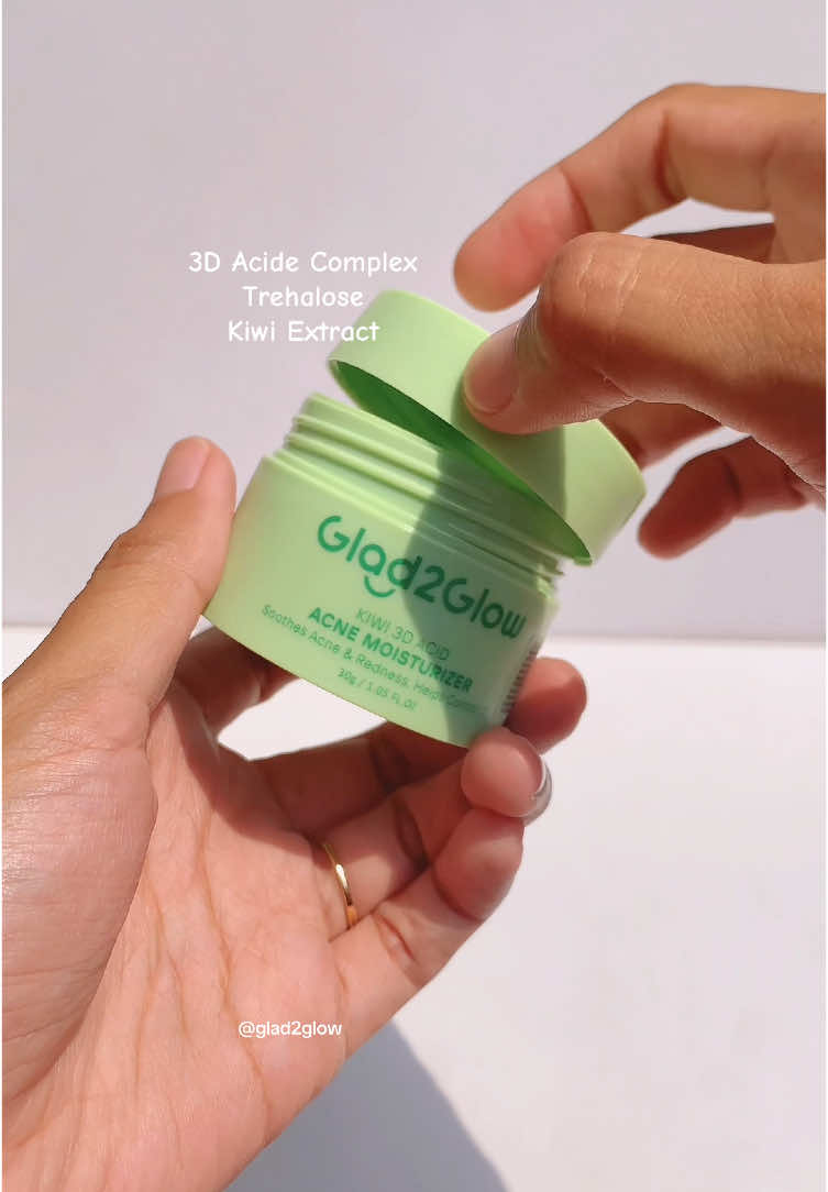 Cocok untuk meredakan jerawat meradang 💚 #moisturizer #kiwi #glad2glow #g2g #cuantanpabatas #ramadanekstraseru 