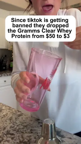 This clear protein is so yummy. Why did I never try this before? #clearprotien #protienpowder 
