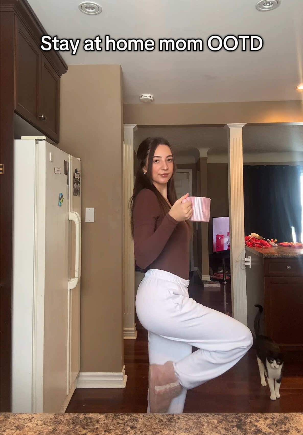 Happy Friday ♥️☕️ #stayathomemom #OOTD #fitcheck #momfit #goodmorning #sahm 
