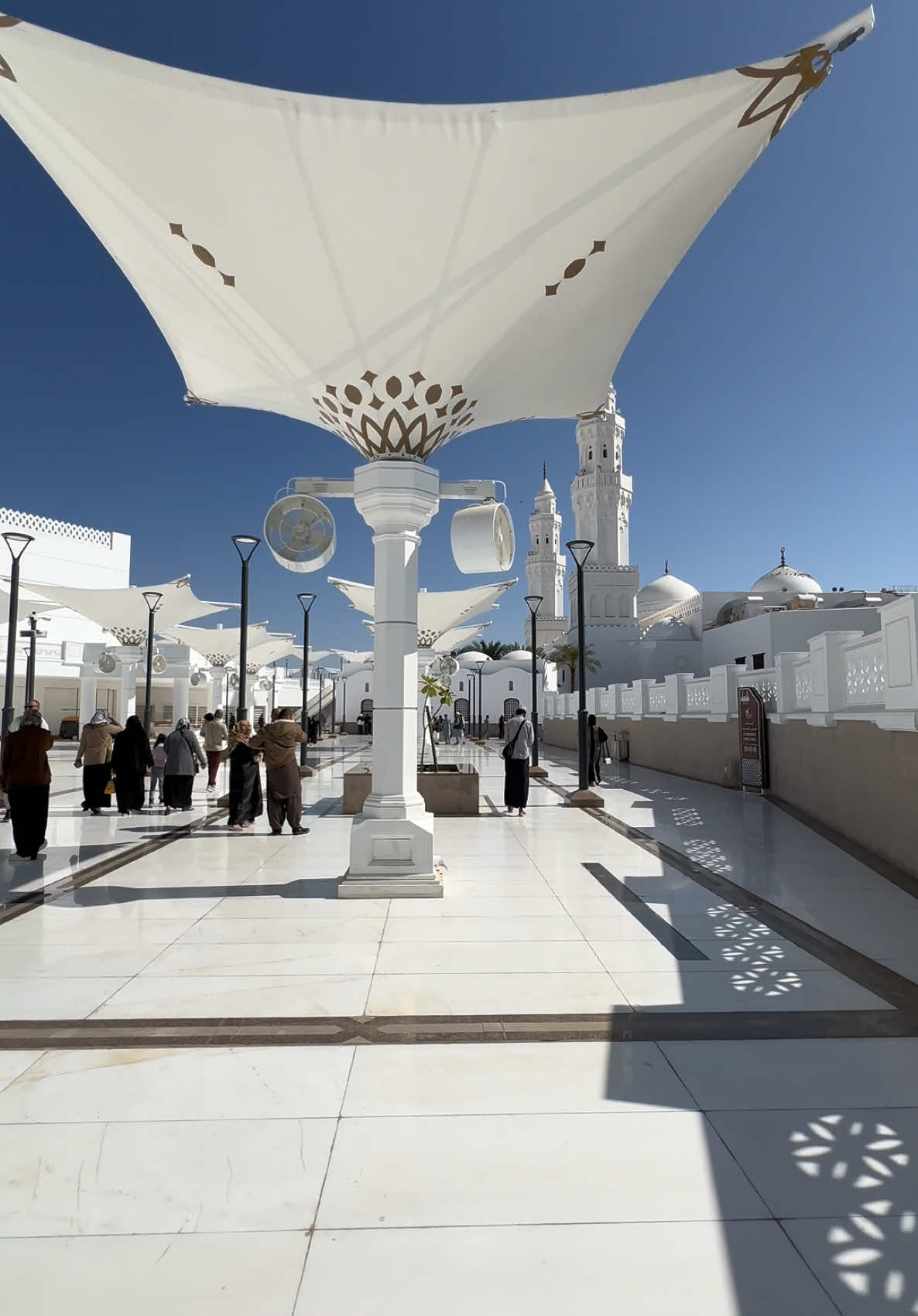 Masjid Qiblatain...🕌❤️ Do Qiblon wali masjid 🧎‍♂️‍➡️🧎‍♂️‍➡️ #unfrezzmyaccount #trending #trendingvideo #foryoupageofficiall #foryou #heaven #madinahalmunawaroh #makkah #makkahmadinah🕋 #makkah🕋 #rozaerasoolsaw❤️ #newyear #saudiarabia🇸🇦 #saudiarabia_tiktok #madinasharif #madinahsharif🕌❤ #madinah #madinah_sharif🕋🕋🕋 #makahmadina🕋 #majidqiblatain #masjidqiblatain🕌 #doqiblaywalimasjid #doqiblonwalimasjid 