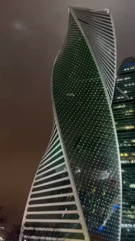 Центр Москвы – один из самых красивых, как современной, так и старой части. #🇷🇺 #россия🇷🇺 #travel #москва #europe #moscow #2025 #city #foryoupagee #fyp #tiktoknews #tik_tok 