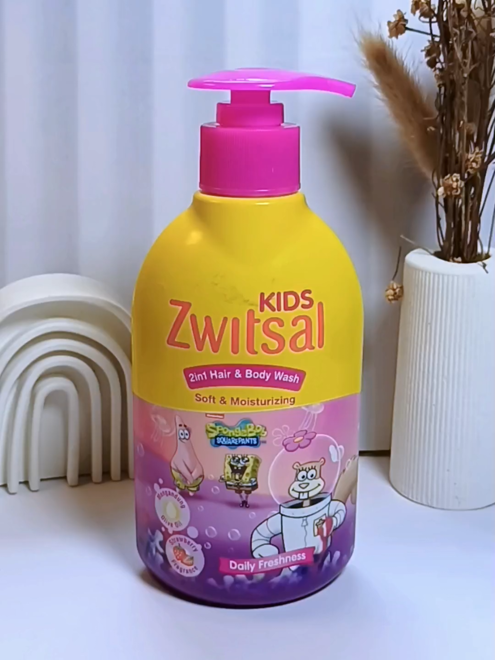Zwitsal Kids 2in1 Hair & Body, Soft & Moisturizing. @zwitsal_id  #sabunmandianak #hairandbodywash #zwitsalofficial #zwitsalbaby #zwitsal2in1 #sabunmandibayi 