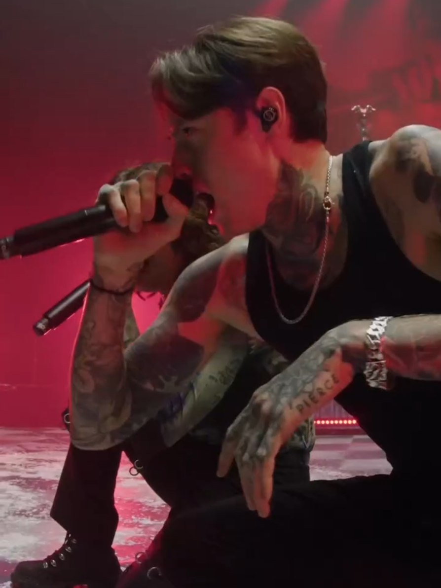 BMTH feat Noah 2024 #badomens #badomensofficial #badomensband #badomenscult #musicians #music #metalcore #metalhead #noahsebastian #bringmethehorizon #oliversykes 