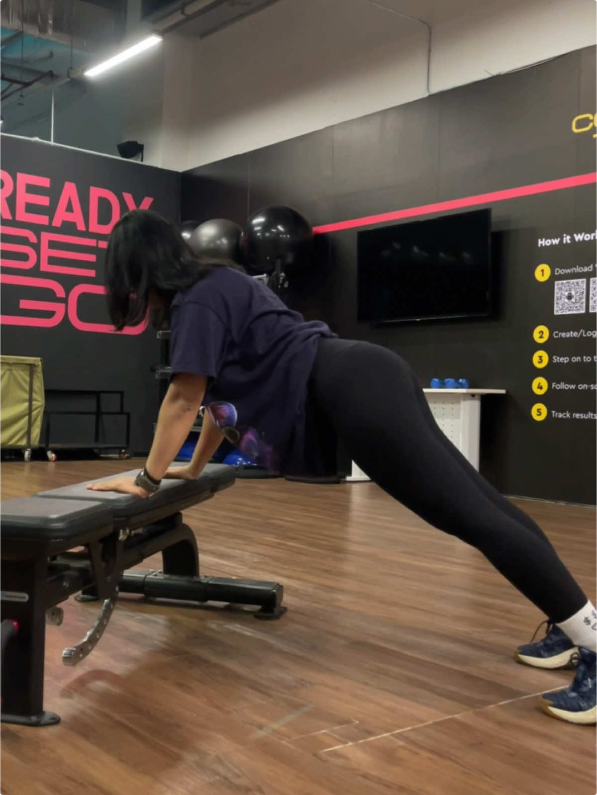 just a girl with goals #chestworkout #gofit #gym 