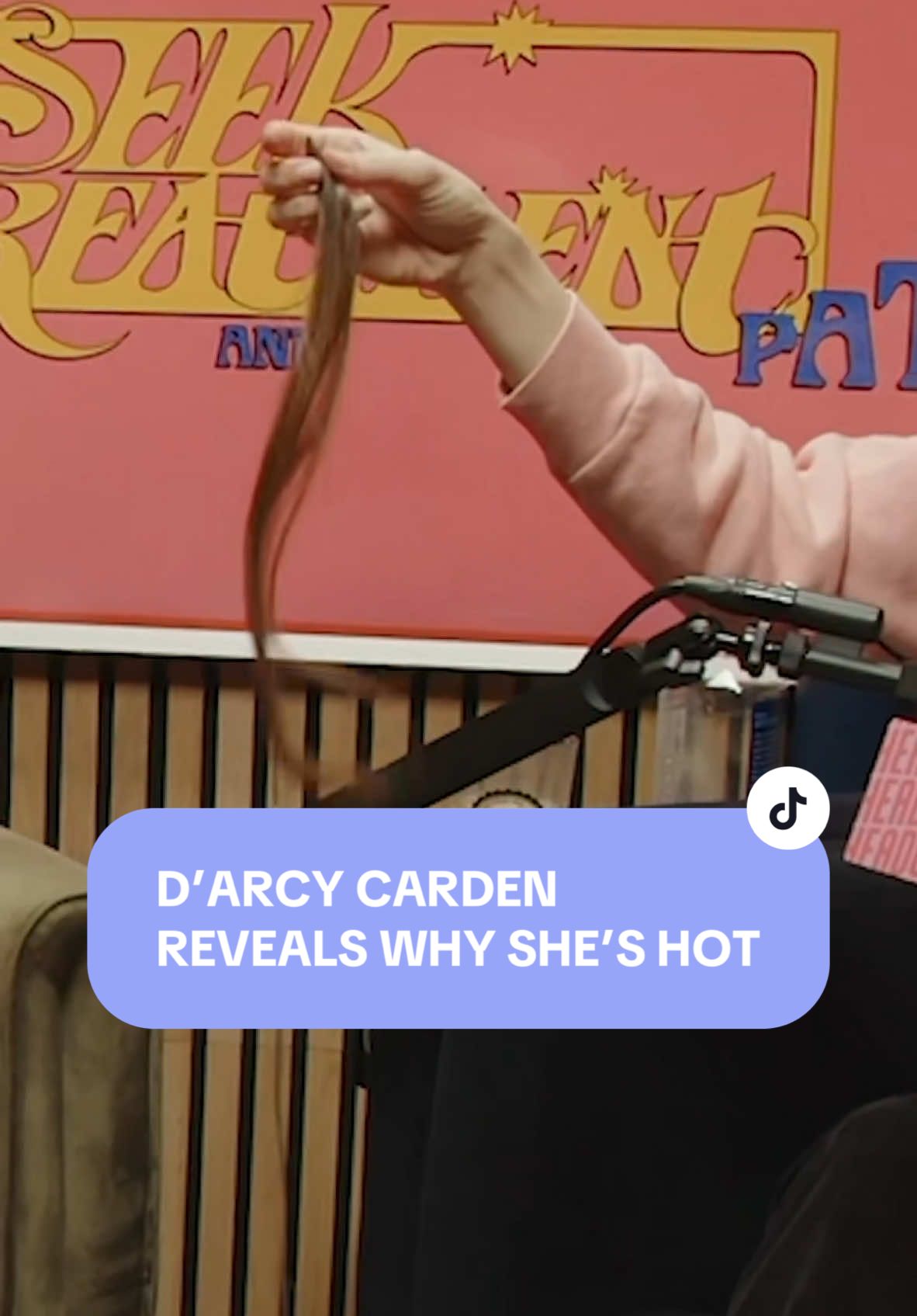 This was a moment in hollywood history with D’Arcy Carden!  @Cat Cohen @poregan1031 #darcycarden #thegoodplace #leagueoftheirown #comedypodcast #weave #glam #extenstions 