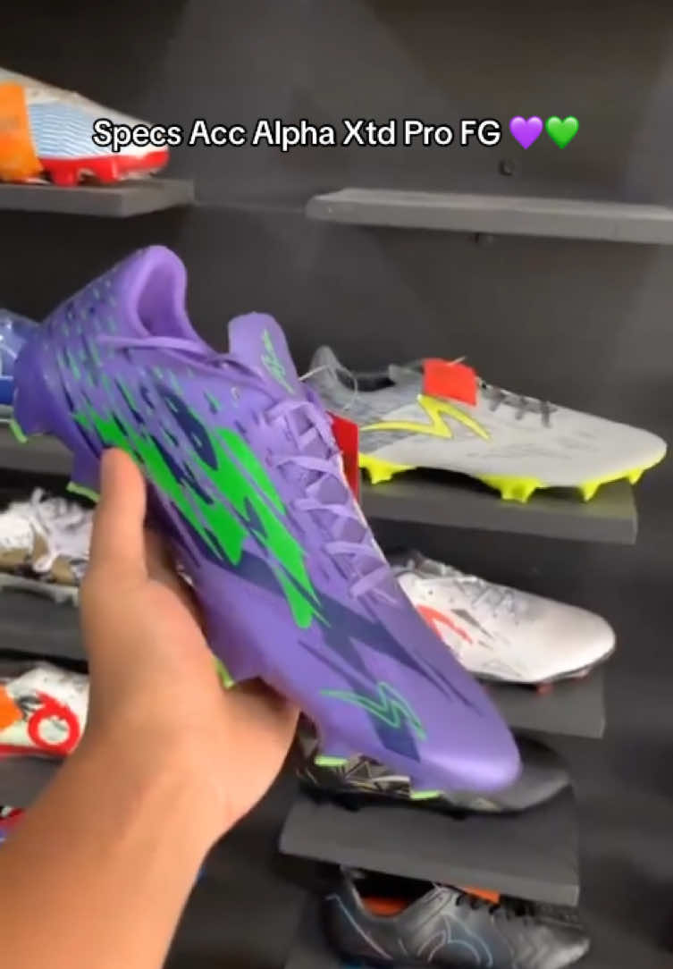 Warna yang jarang dikeluarin specs 🤩 #sepatubola #specsindonesia #specs 
