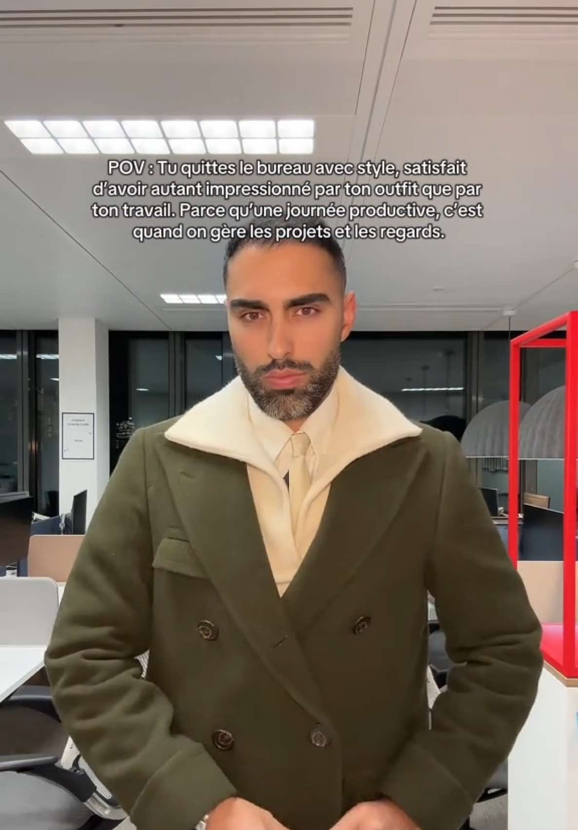 Quand ton outfit fait autant d’effet que tes compétences pro… C’est ça le soft power 💼✨ #CorporateStyle  #WorkVibes ##Mensoutfit#ParisianStyle #OfficeOutfit  