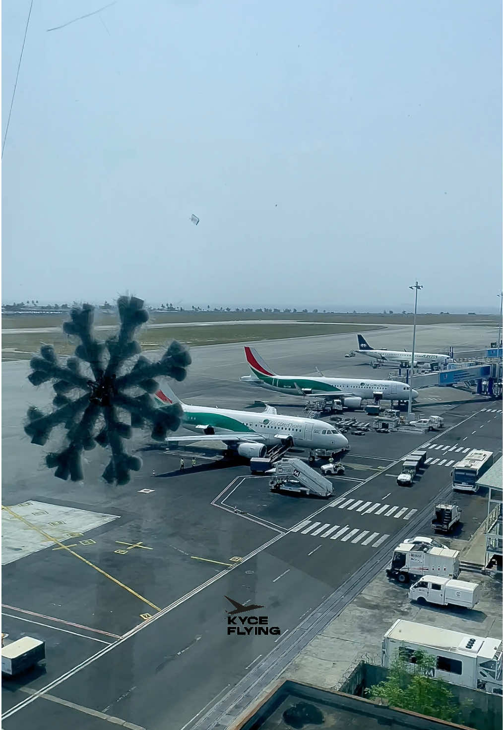 WEEK-END RELAXANT ?!!! Es tu abonné à ma CHAÎNE YOUTUBE ???? Qu’attends-tu ???? « Lien dans la BIO !!!😍 ou en TAPANT « KYCEFLYING » dans YOUTUBE ✨ DE NOUVELLES VIDÉOS EXCLUSIVES SUR YOUTUBE Bientôt … ABIDJAN INTERNATIONAL AIRPORT 🤩 . . Son de @madia.off.yal 🎧🎵 . . . . #kyceflying #cotedivoire🇨🇮 #tiktokcotedivoire🇨🇮 #abidjan225🇨🇮 #flypシ #aviation #cotedivoire #avion #tiktokcotedivoire🇨🇮tiktok225 #tiktokabidjan🇨🇮 #airport #viral_video #spotting 