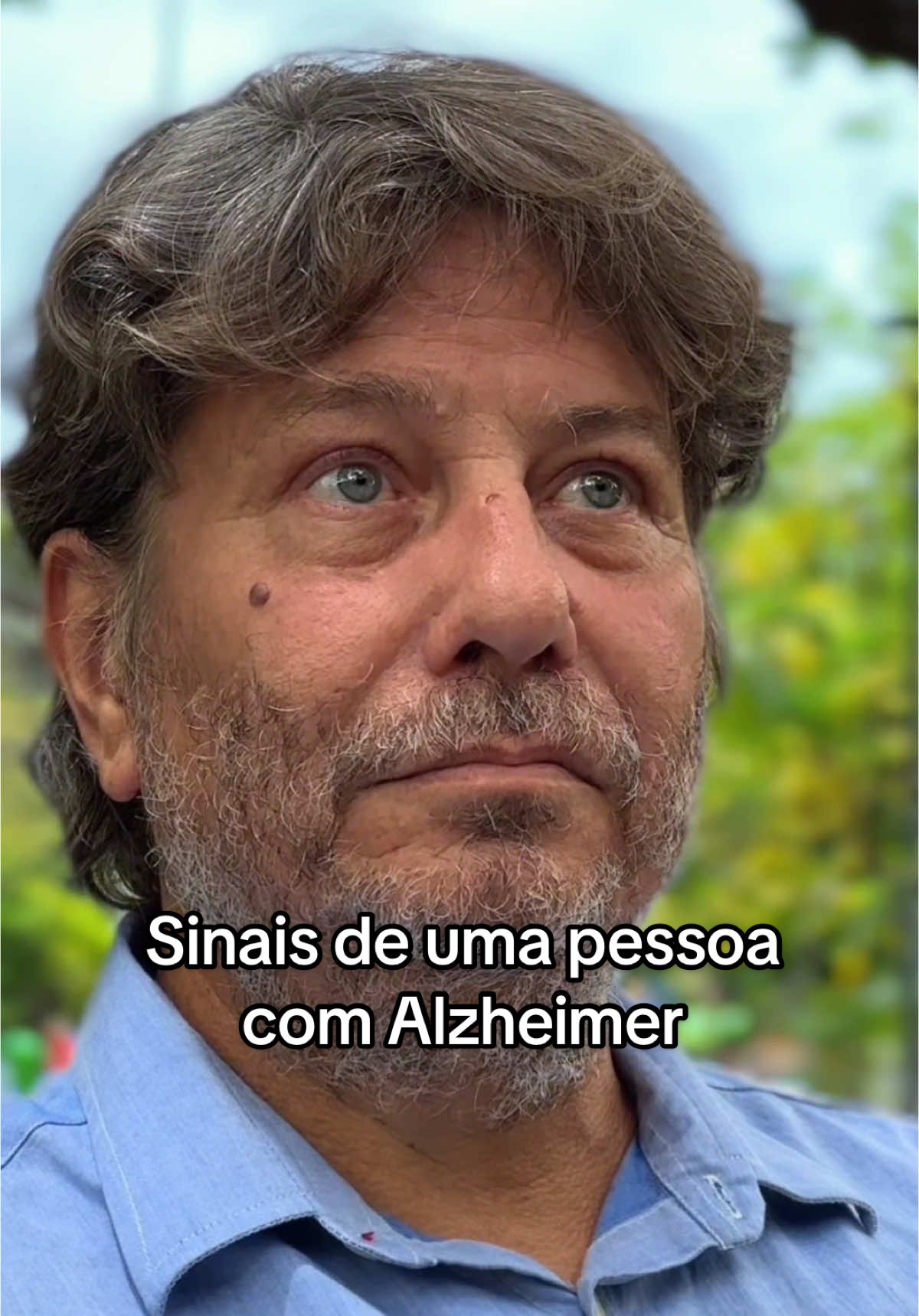 “Quando a memória apaga, o coração ainda sente” 💔 ⚠️ O Alzheimer tem muitos sinais, e este é apenas um deles. COMPARTILHE para ajudar a conscientizar mais pessoas sobre essa realidade. 🎭 Elenco: Ely Sabinno e Paulo de Pontes 🎥 Direção: Fillipe Ramos