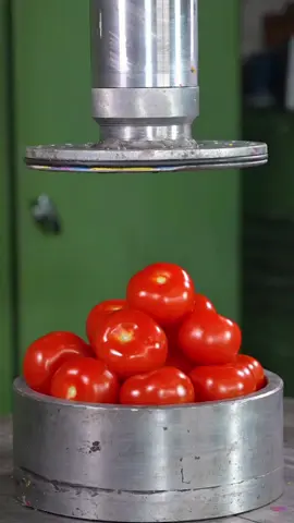 Tomatoes are crushed using a 500 ton hydraulic press! relax and satisfy #😱 #🇺🇸 #asmr #hydraulicpress #fypシ゚viral #2025 #satisfyingvideo #⚔️360⚔️ #donaltrump #fyp #⚠️ #😨 #asmrvideo #relax #happynewyear #⚔️ #nails #pin #tomato 