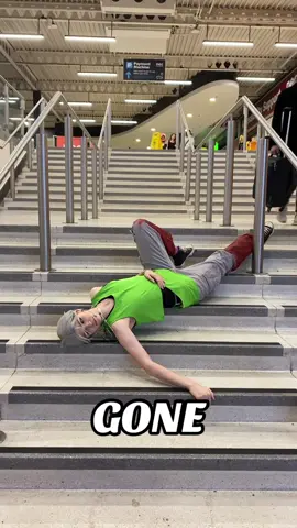 wheezing over my own video rn 😭 filmed mainly at @MCM Comic Con ! ty @Axel (he/him) for your glorious dancing 🫶 #alienstage #alienstagevivinos #alienstagecosplay #alnst #till #tillalienstage #alienstagetill #tillcosplay #lukacosplay #lukaalienstage #alienstageluka #mcmcomiccon 