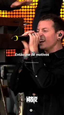 Linkin Park - New Divide (Live in Red Square, 2011) #chesterbennington #linkinpark #linkinparktrechos #linkinparklive #mikeshinoda #makechesterproud #tradução #transformers 