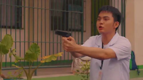 #WishKoLang: “Sorry po, Titser” BATANG NAKARARANAS NG BULLYING SA SCHOOL AT PINAPABAYAAN NG MAGULANG, NAGDALA NG BARIL SA PAARALAN!  Paano kung ang anak mong biktima ng bullying sa school, biktima rin ng mga pabaya at mapanakit na magulang?  Ang buong kuwento, abangan sa ‘Wish Ko Lang’ ngayong Sabado!  —  #WishKoLang | Saturday, 4PM | GMA-7 at GMA Public Affairs' FB/YT livestream