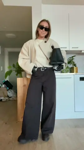 Getting dressed for a sunny day in Oslo 🤍  #getdressedwithme #howtostyle #outfit #whitejacket #woolcoat #brown #widelegjeans #therow #boots #brownsuede #cos #scandigirl #leathergloves #hm #OOTD #fashioninspo #outfitinspiration #norway #oslo #scandinavianstyle 