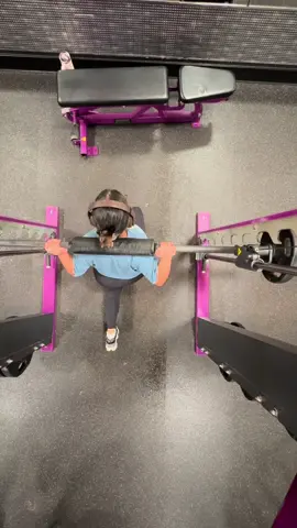 Showing up 👏🏻👏🏻#gymmotivation #gymtime #momof2 #gymgirl #gym #adayinthelife #Fitness #winterarc #fyp #paratiiiiiiiiiiiiiiiiiiiiiiiiiiiiiii 