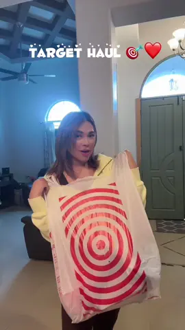 Target haul 🎯 found a couple of cute things #fyp #targetfinds #targethaul #shoppinghaul #friyay #fridayvibes #fyp #latinacontentcreator 