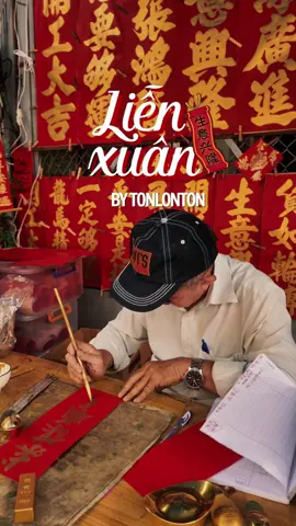Tục viết Liễn Tết - Liễn Xuân của cộng đồng người Hoa ở Sài Gòn - Chợ Lớn. #tonlonton #cholon #lientet #xinchudaunam #saigon #vanhoatruyenthong 