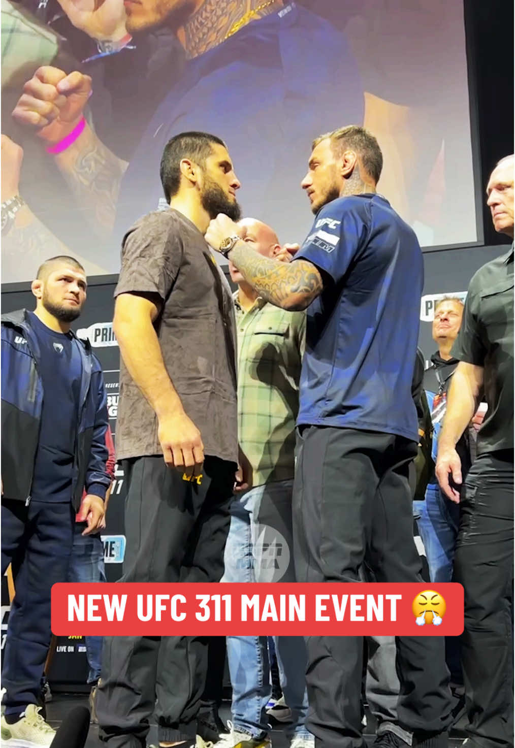 #IslamMakhachev and #RenatoMoicano will square off for the #UFC lightweight title at #UFC311 👊 #MMA #combatsports #wrestling 