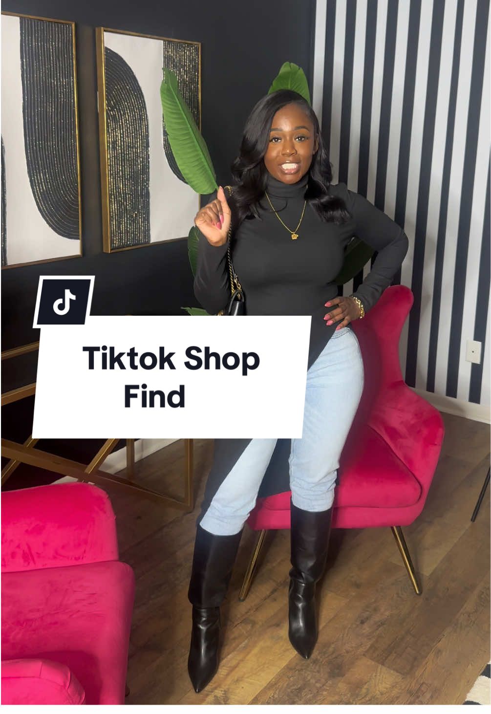 A cute black blouse is a must have 🖤 #modestfashion 