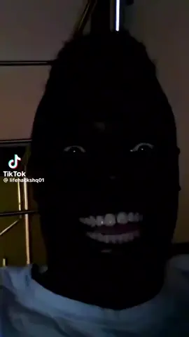 Black men in the dark / negro en la oscuridad #funny #paramemes #memeoparamemes #memeo #viral #black #dark #laughing #riendo #oscuridad #men #man #hombre #chico 